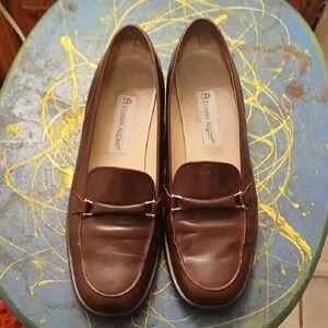 Etienne Aigner Brown Leather Penny Loafers Flats. Sz.8.5M.  Style:‎ Clay